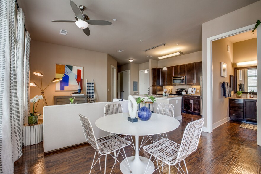 Building Photo - Trove Southtown