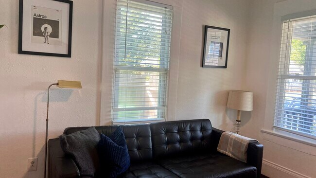 Building Photo - 5006 Hardy St