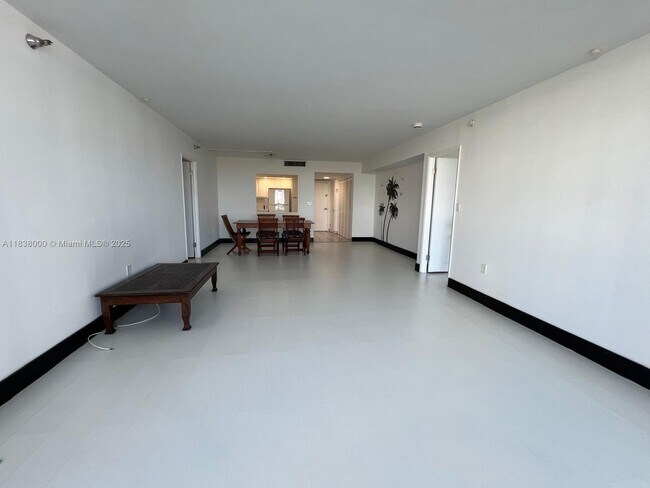 Building Photo - 20515 E Country Club Dr