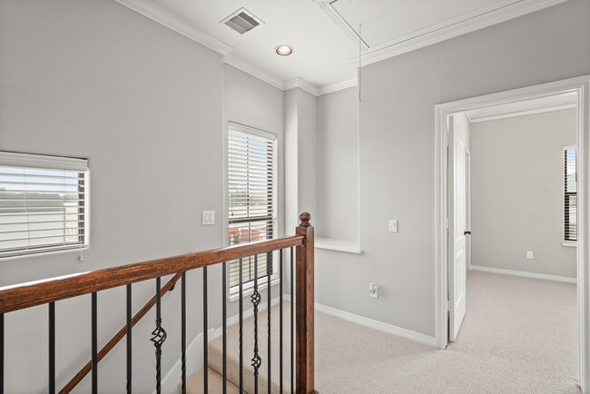 Building Photo - 3101 Fairdale Oaks E