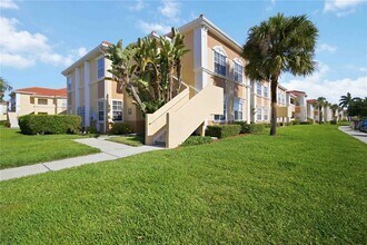 Building Photo - 1015 Villagio Cir