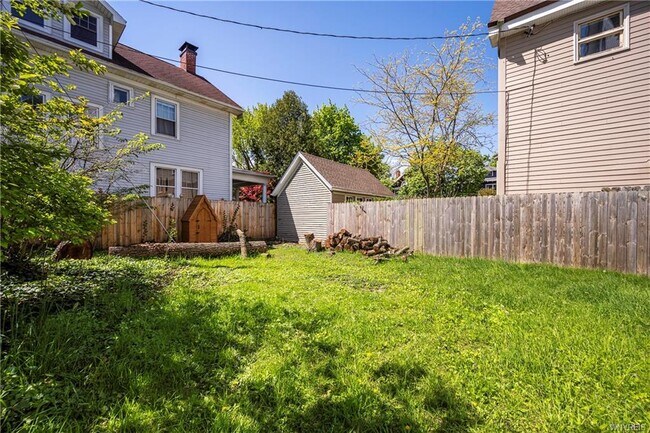 Building Photo - 95 Russell St