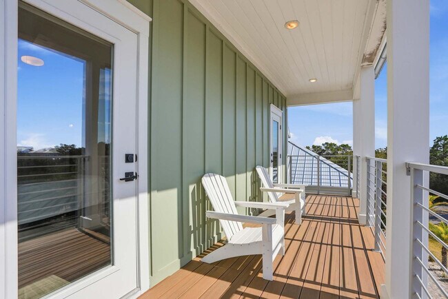Building Photo - 120 Dune Dr