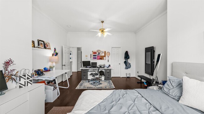 Building Photo - 1417 Anita St