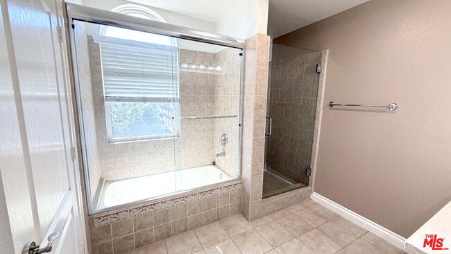 Building Photo - 956 S Wilton Pl