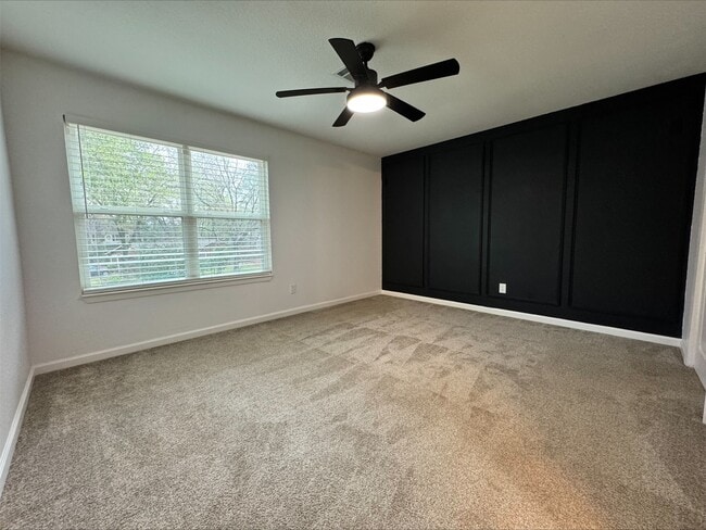 Building Photo - 1004 E Red Cedar Cir