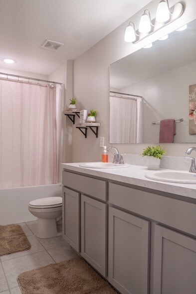 Building Photo - 4713 Coral Castle Dr