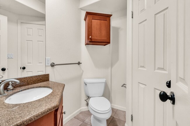 Building Photo - 1 Bedroom Condo in Mission Hills