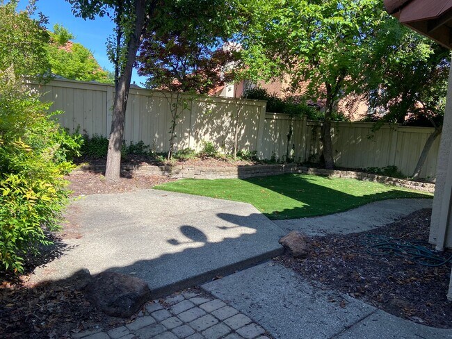 Building Photo - American River Canyon Folsom - 3 Bdrm, 3 Bath in gated community