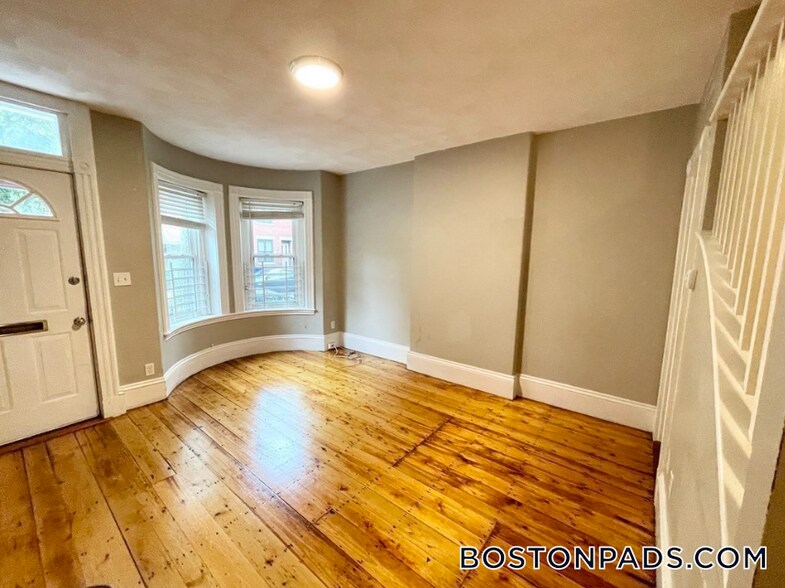 Building Photo - 51 Greenwich St