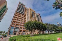 Building Photo - 388 E Ocean Blvd
