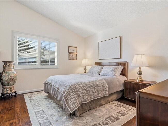 Building Photo - 349 Almond Way