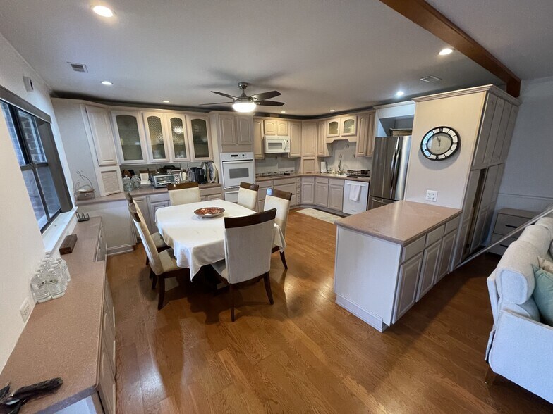 Building Photo - 4026 Society Dr