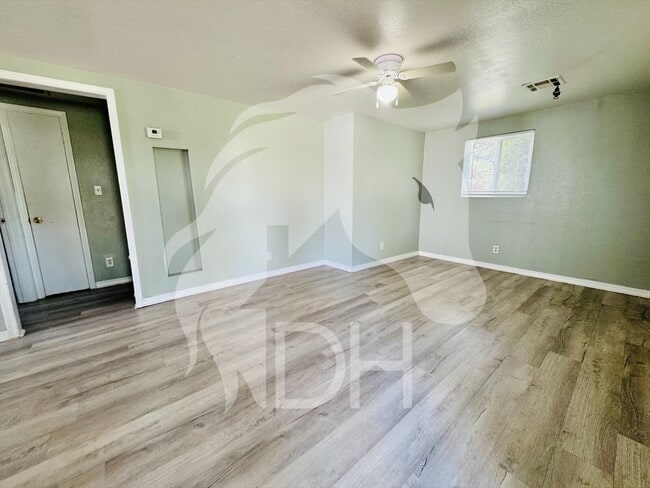 Building Photo - Adorable 2 bedroom Home in Woodward