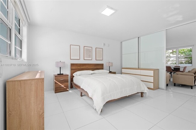 Building Photo - 301 Jefferson Ave