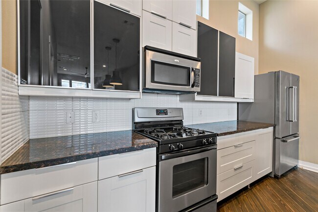 Building Photo - 3419 Gillespie St