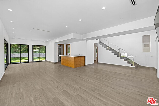 Building Photo - 11200 Dona Lola Dr