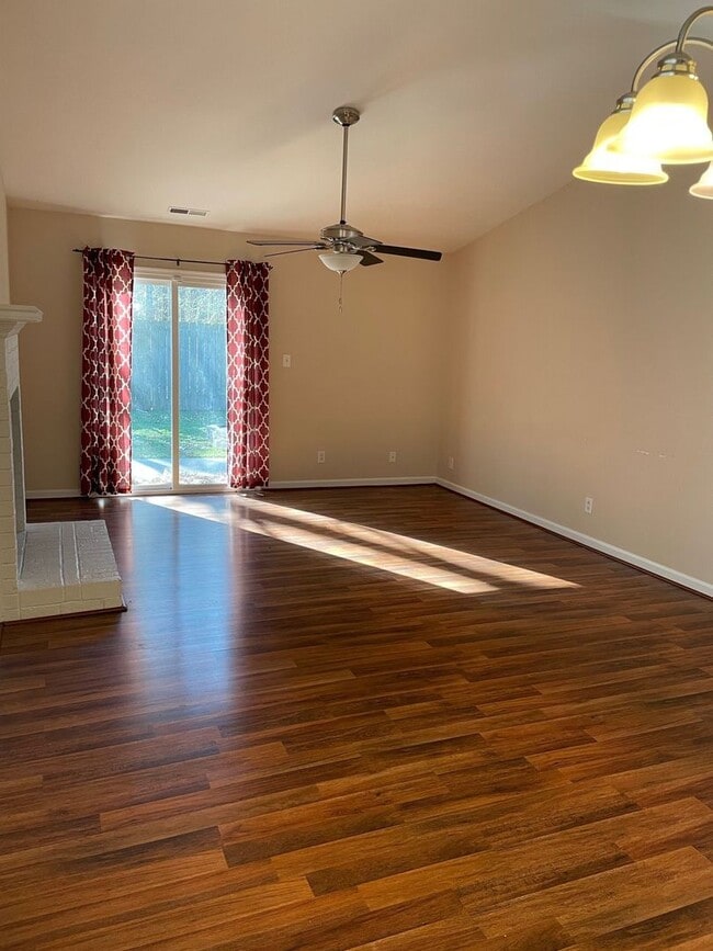 Building Photo - Charming 3-Bedroom Home with Garage in Virginia Beach