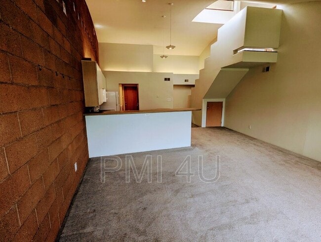 Building Photo - 4105 Bay Ct NE