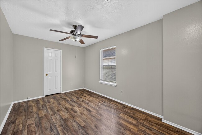 Building Photo - 13610 Repa Ln