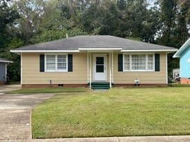 Building Photo - 2116 Second St