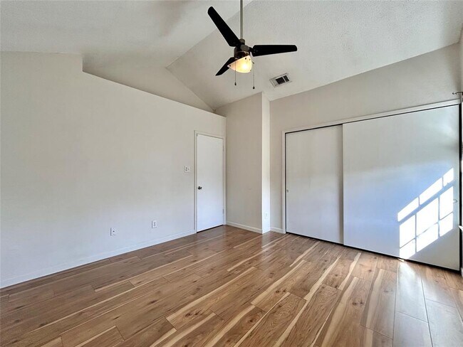 Building Photo - 1411 Gracy Farms Ln