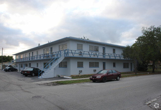 Building Photo - Hilton House Apartments