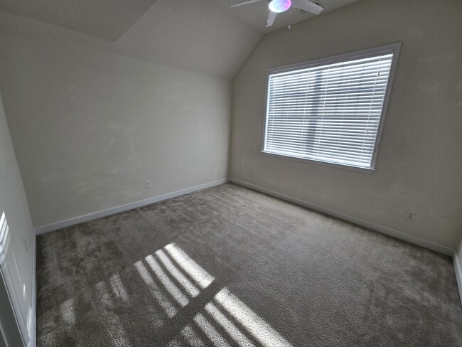 Building Photo - 4724 Bruce St