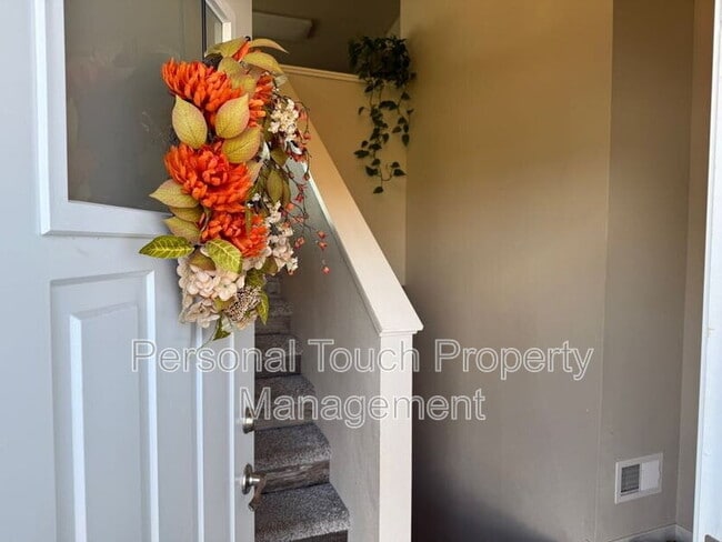 Building Photo - 1071 Barnes Dr W