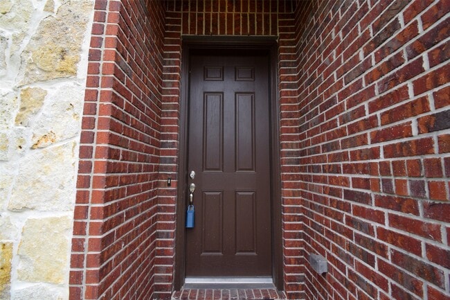 Building Photo - 24610 Windmill Canyon Ln