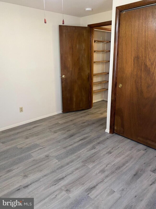 Building Photo - 1412 Fairmount Rd