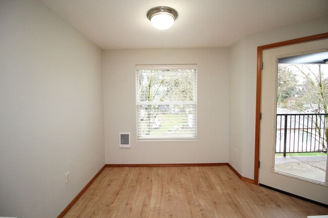 Building Photo - 683 NE 162nd Ave