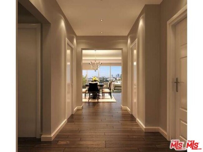 Building Photo - 450 N Palm Dr