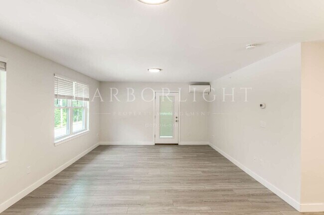 Building Photo - 37 Mill Commons Dr