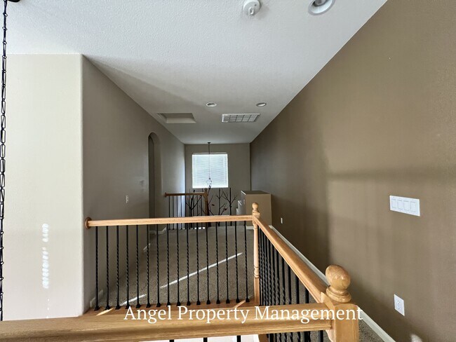 Building Photo - 10113 Annie St