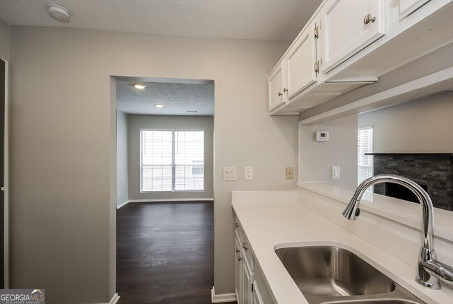 Building Photo - 871 Hampton Hill Ct