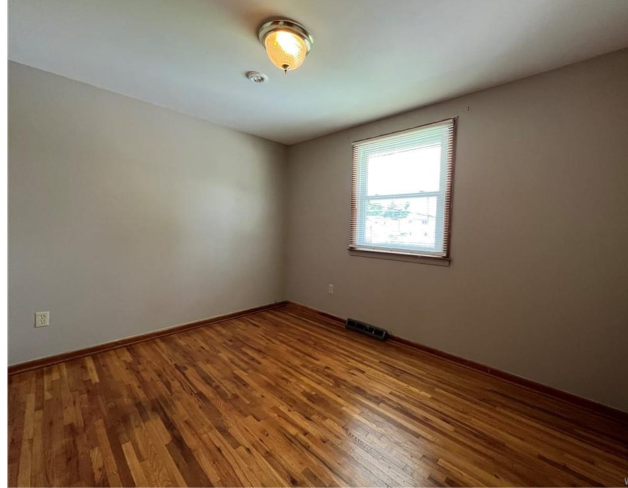 Building Photo - 172 S Seine Dr