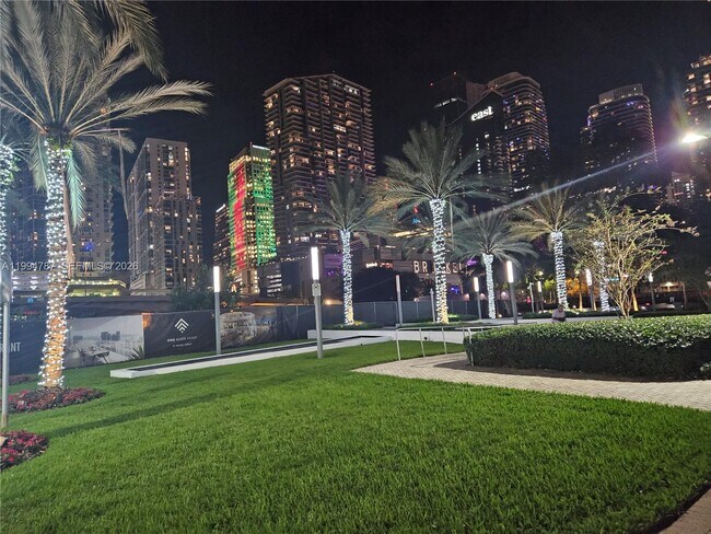 Building Photo - 350 S Miami Ave