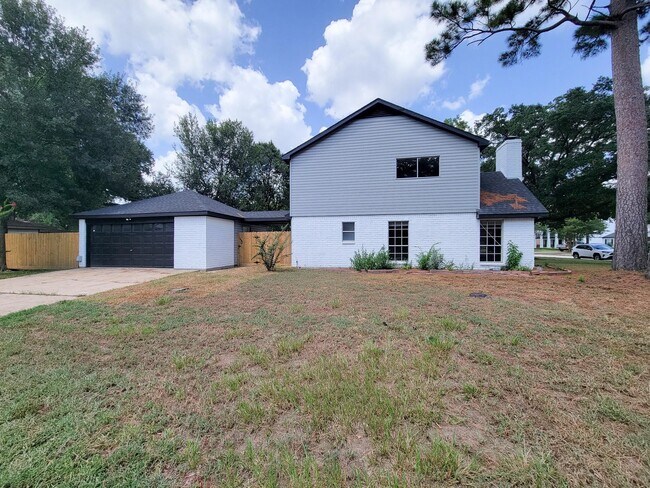 Building Photo - 3930 Cypress Hill Dr