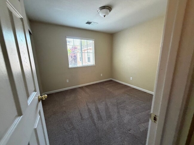 Building Photo - 6732 S Gaja