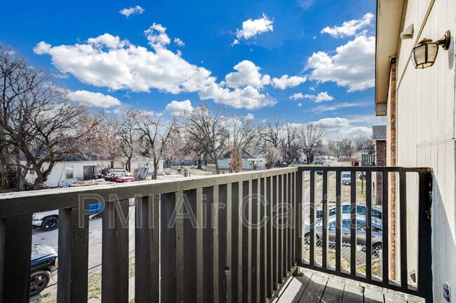 Building Photo - 535 S Lulu Ave