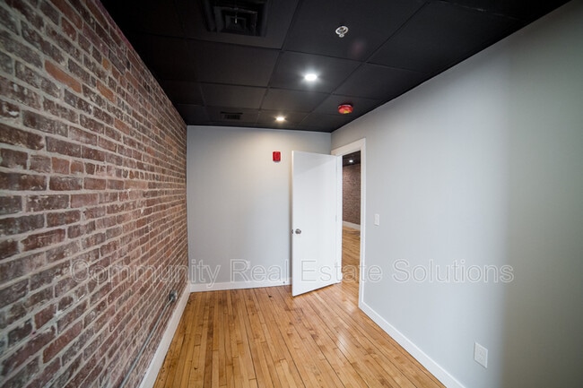 Building Photo - 22 State St