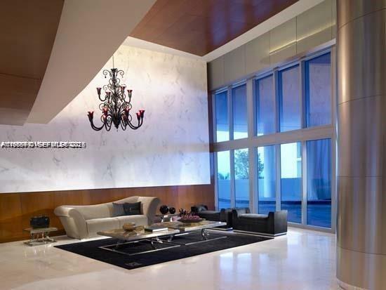 Building Photo - 17121 Collins Ave