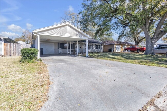 Building Photo - 2848 Azalea Ave