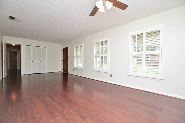 Building Photo - 712 Habersham Rd