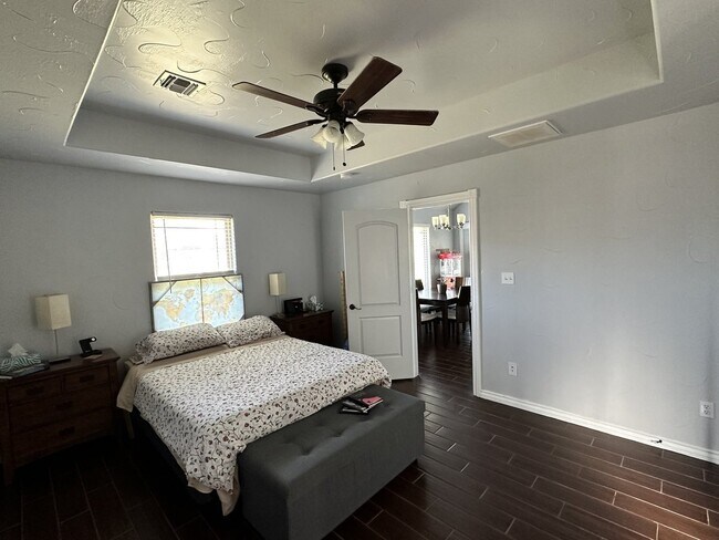 Building Photo - 1205 Alma Dr