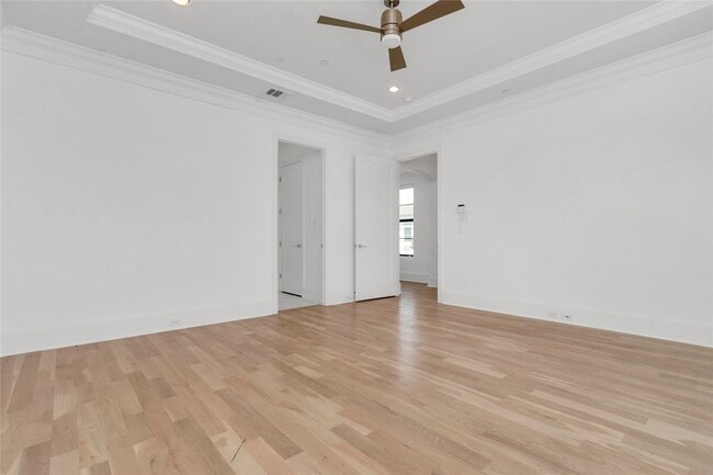 Building Photo - 5735 Winsome Ln