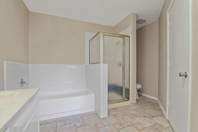 Building Photo - 4010 David Dr