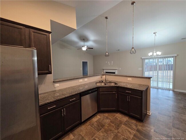 Building Photo - 2044 Stonewash Dr