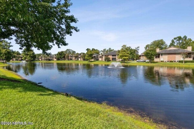 Building Photo - 10200 Belle Rive Blvd